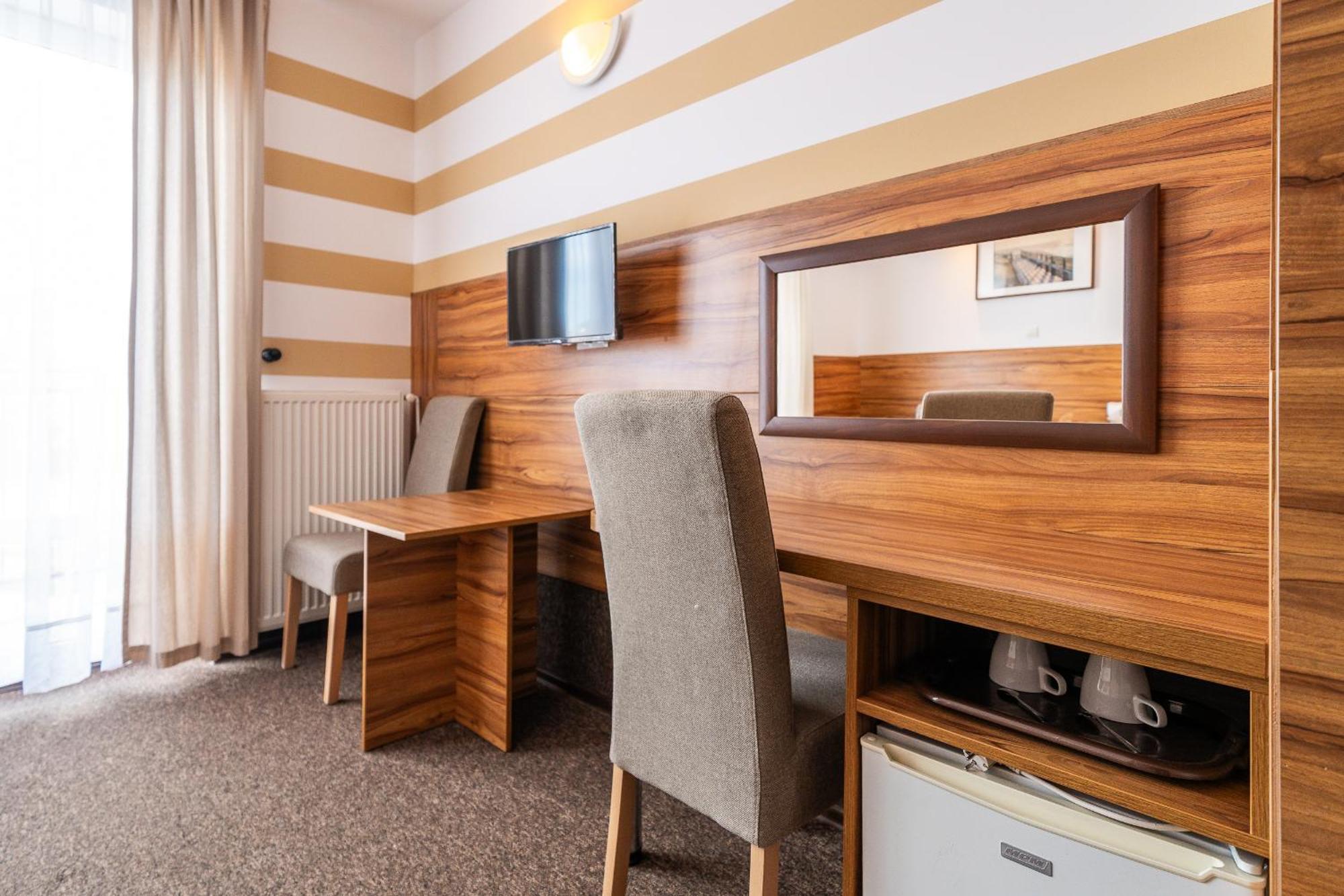 Max Apartamenty - Pokoje - Domki - Restauracja - Basen Mielno  Εξωτερικό φωτογραφία