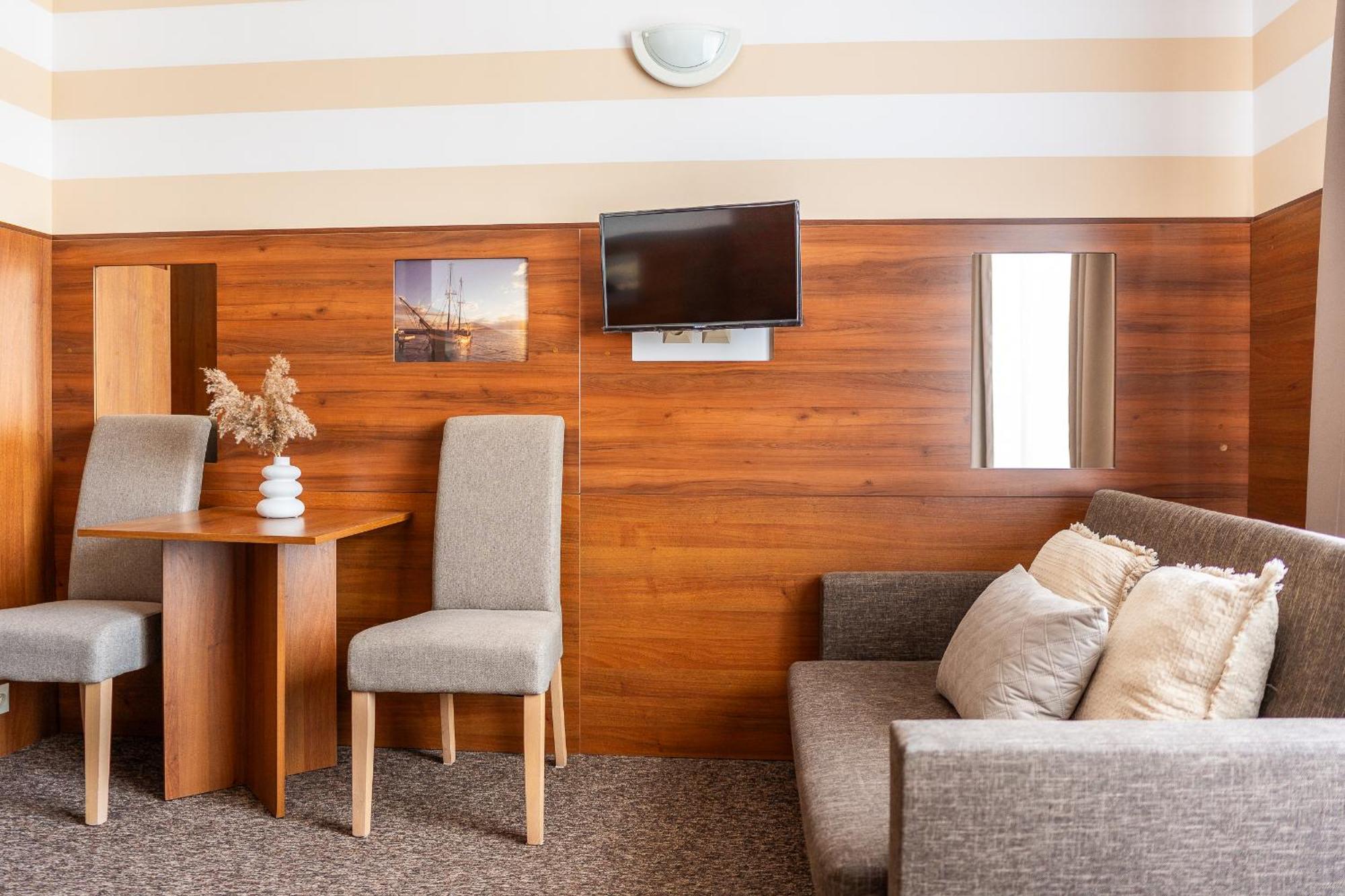 Max Apartamenty - Pokoje - Domki - Restauracja - Basen Mielno  Εξωτερικό φωτογραφία