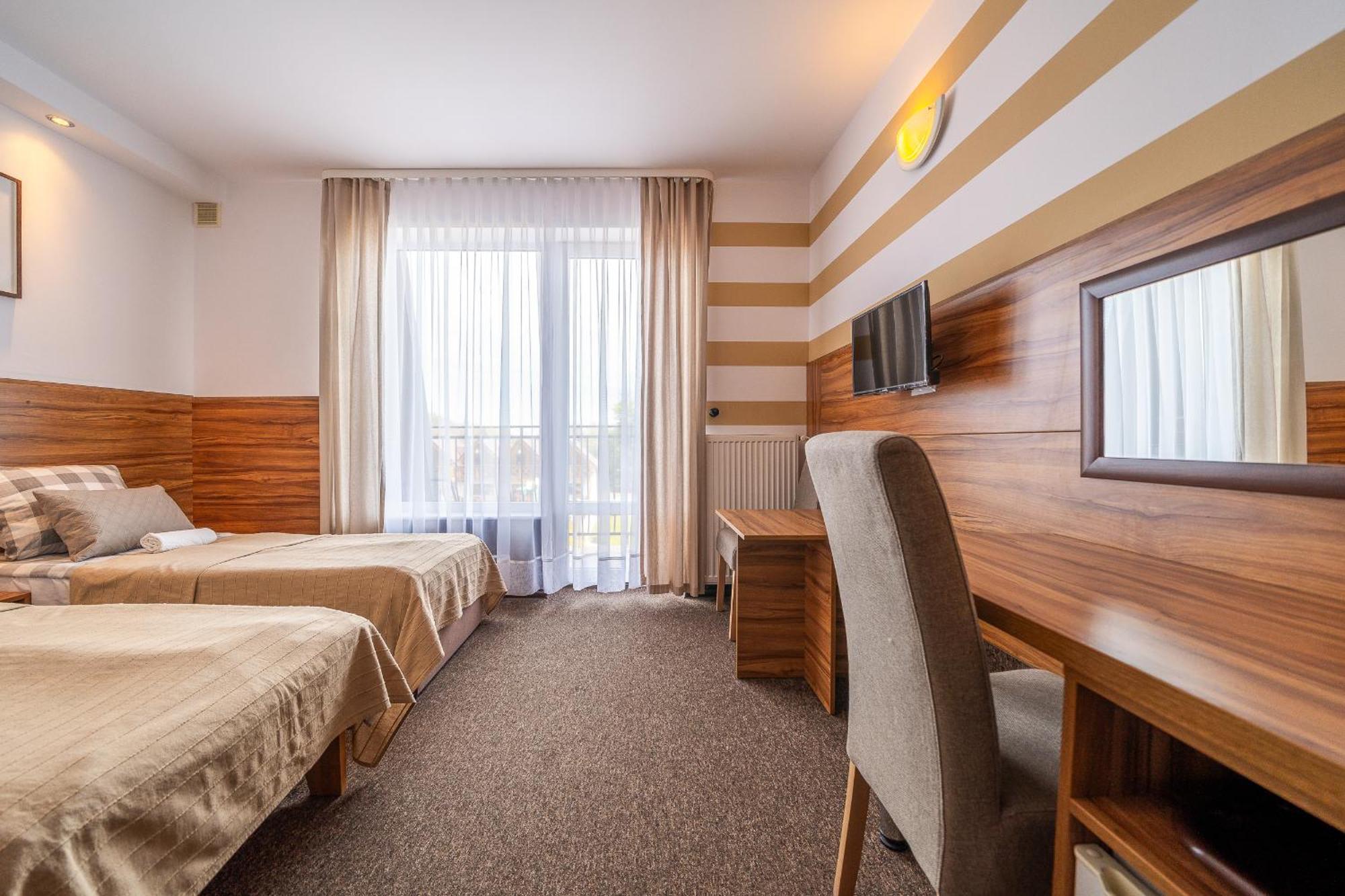 Max Apartamenty - Pokoje - Domki - Restauracja - Basen Mielno  Εξωτερικό φωτογραφία